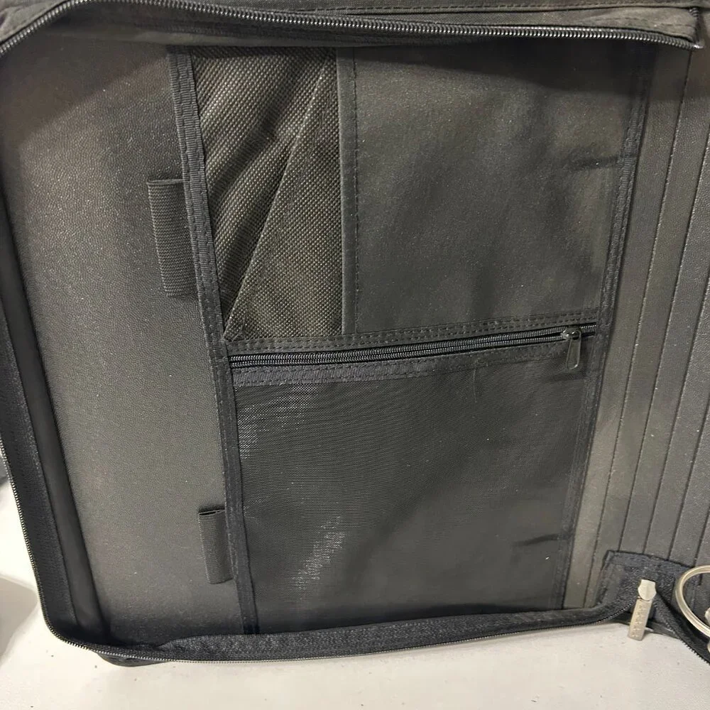 MEAD FIVE STAR 3 RING BLUE/BLACK ZIPPER BINDER
